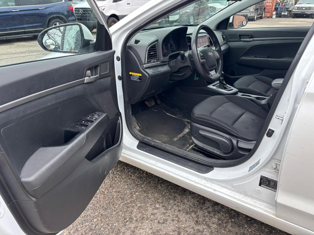 2017 Hyundai Elantra 4DR SDN AUTO LE Photo