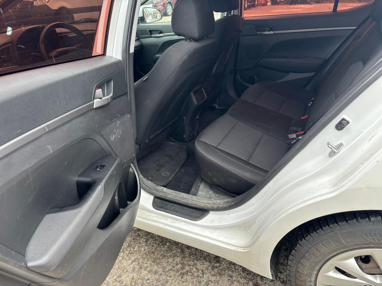 2017 Hyundai Elantra 4DR SDN AUTO LE Photo