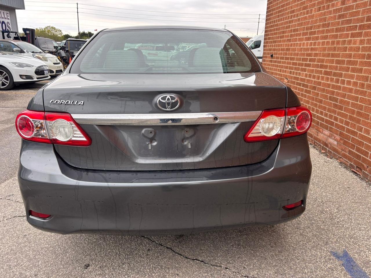 2013 Toyota Corolla 4DR SDN AUTO CE Photo4