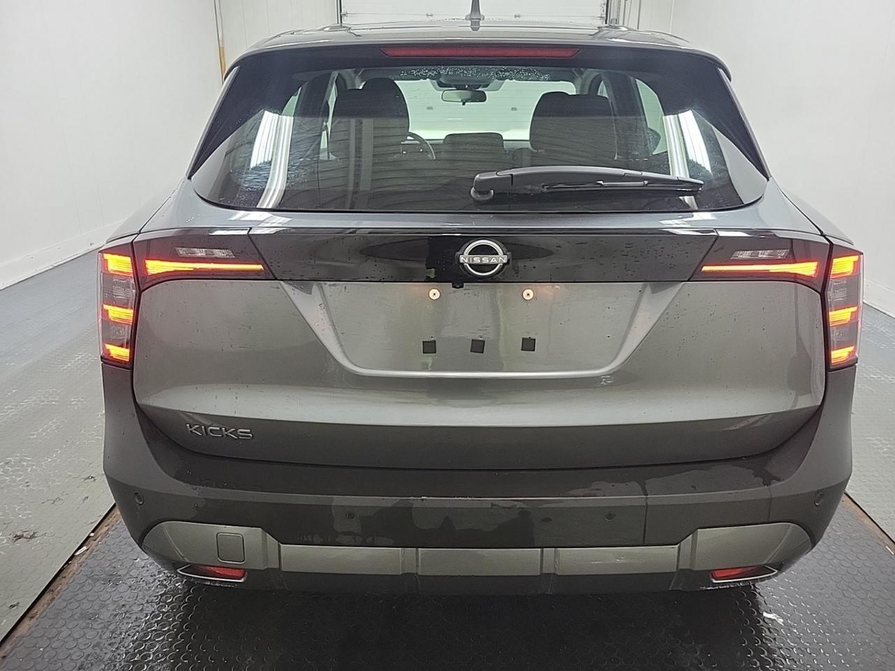 2025 Nissan Kicks S - Blind Spot Monitor - Reverse Camera !!! Photo4