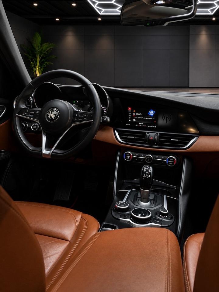 2017 Alfa Romeo Giulia 4dr Sdn RWD Photo