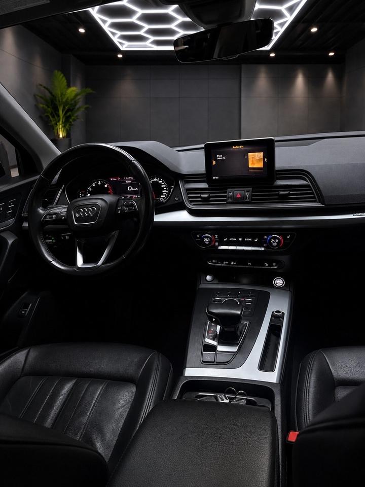 2020 Audi Q5 Komfort  quattro Photo