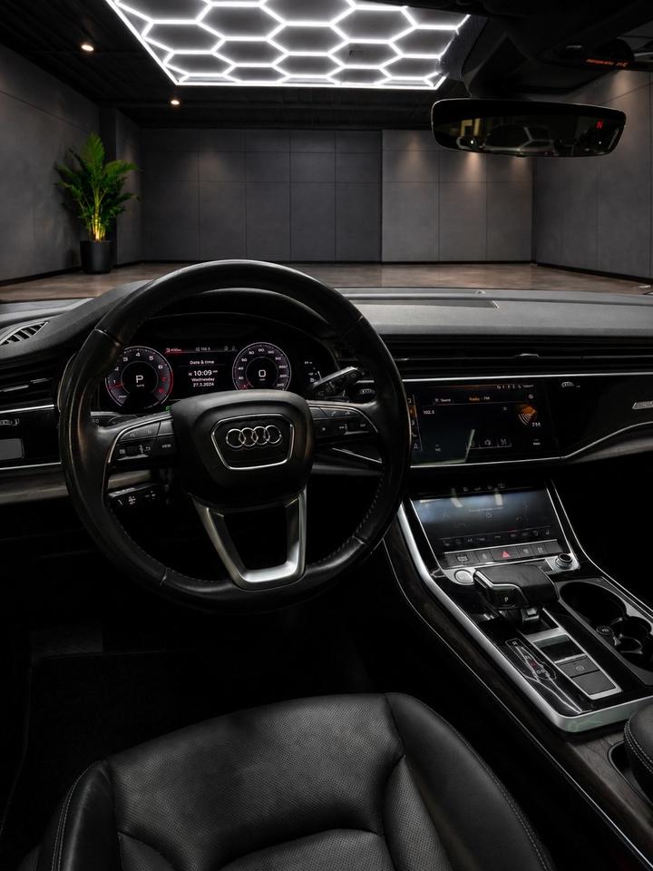 2020 Audi Q8 Progressive SLine quattro Photo