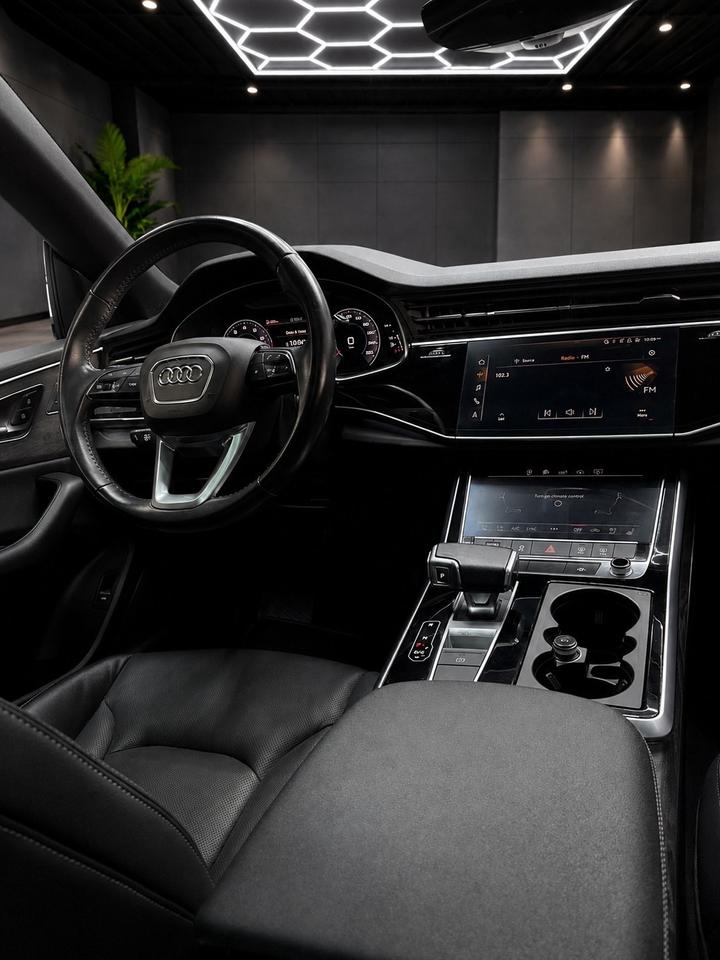2020 Audi Q8 Progressive SLine quattro Photo