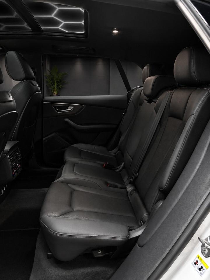 2020 Audi Q8 Progressive SLine quattro Photo