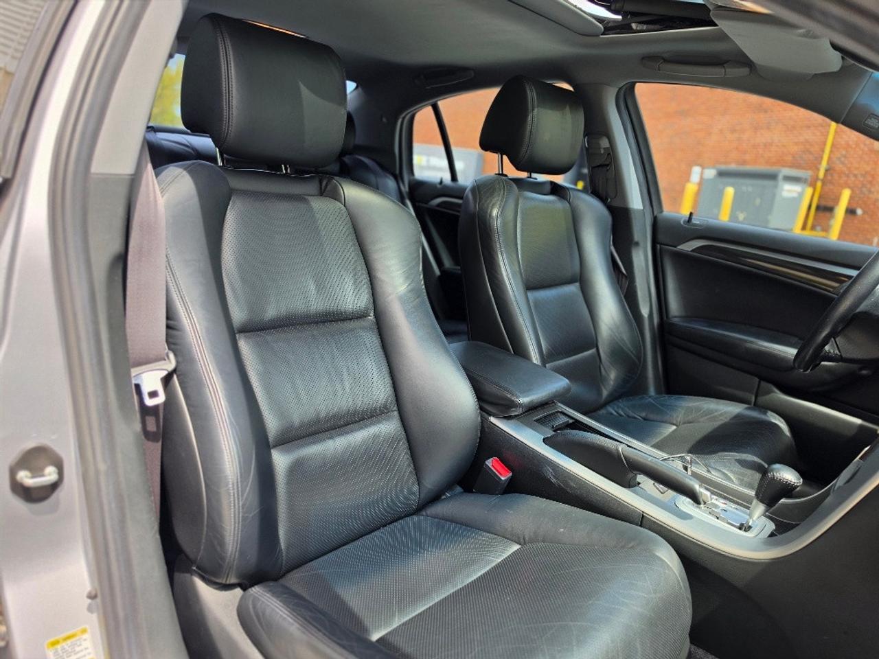 2004 Acura TL AUTO 3.2L **ONLY 47,000KM-ROOF-LEATHER-CAMERA-MINT** Photo