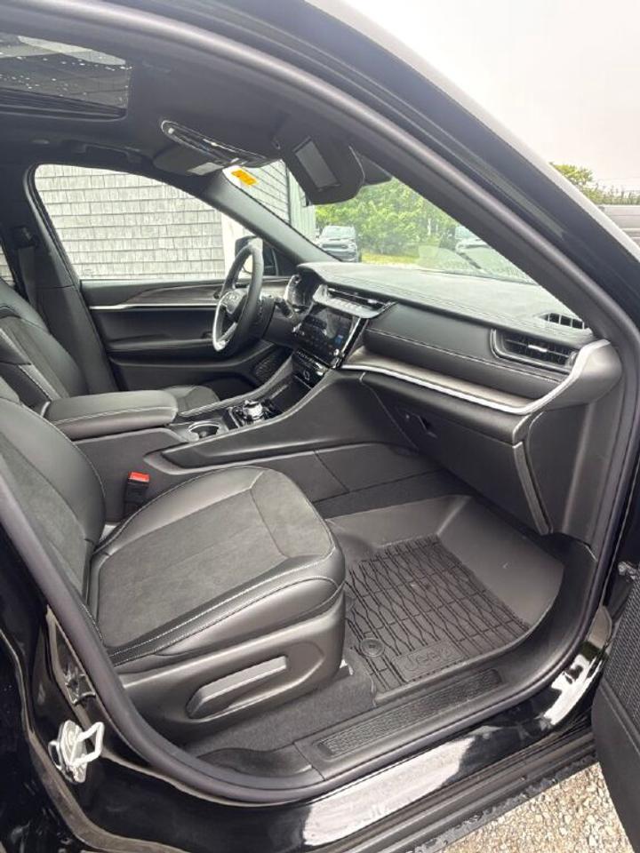 2026 Jeep Grand Cherokee L ALTITUDE Photo