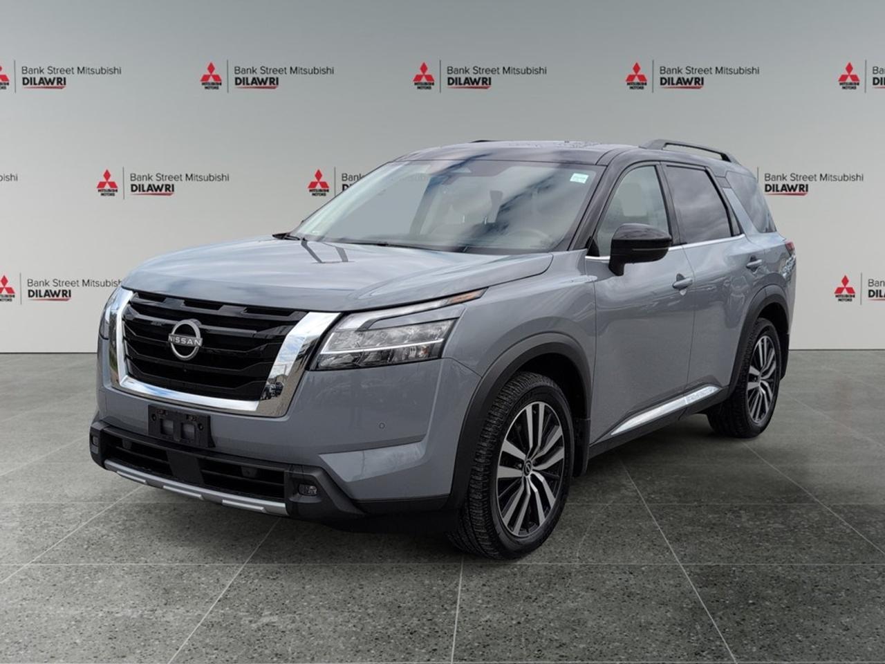 Used 2023 Nissan Pathfinder Platinum 4WD for sale in Gloucester, ON