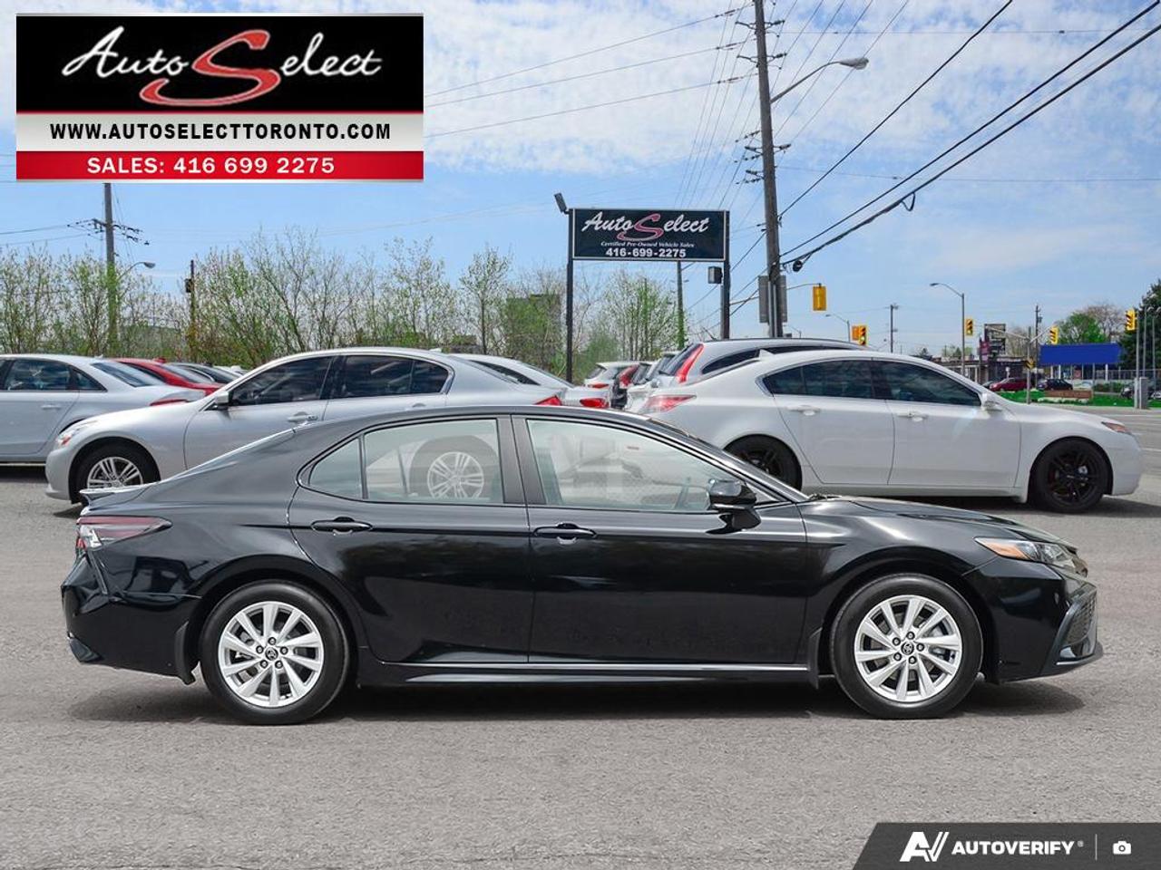 2024 Toyota Camry SE Apple Carplay - Backup Camera - Clean Carfax Photo2