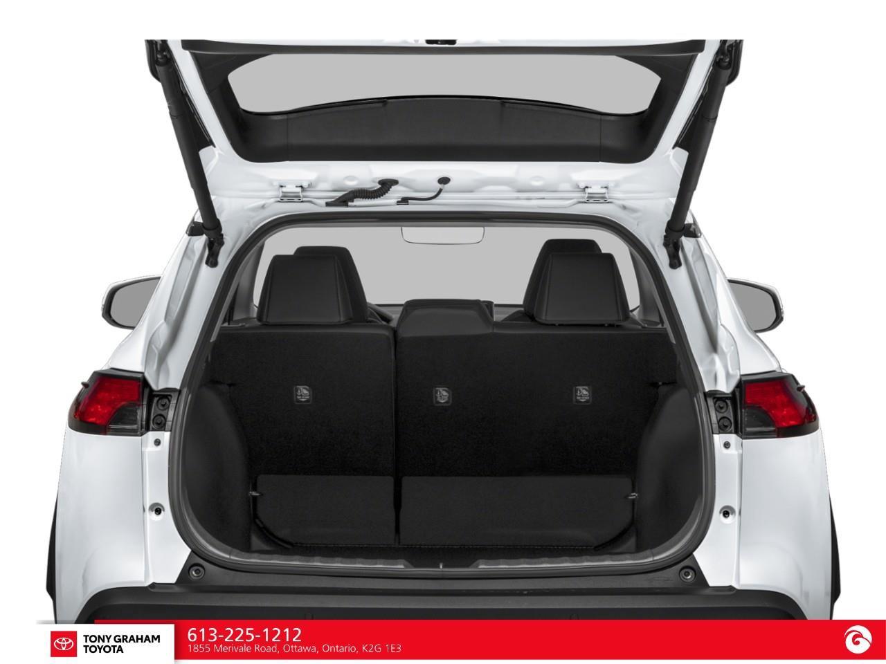 2024 Toyota Corolla Cross XLE Photo