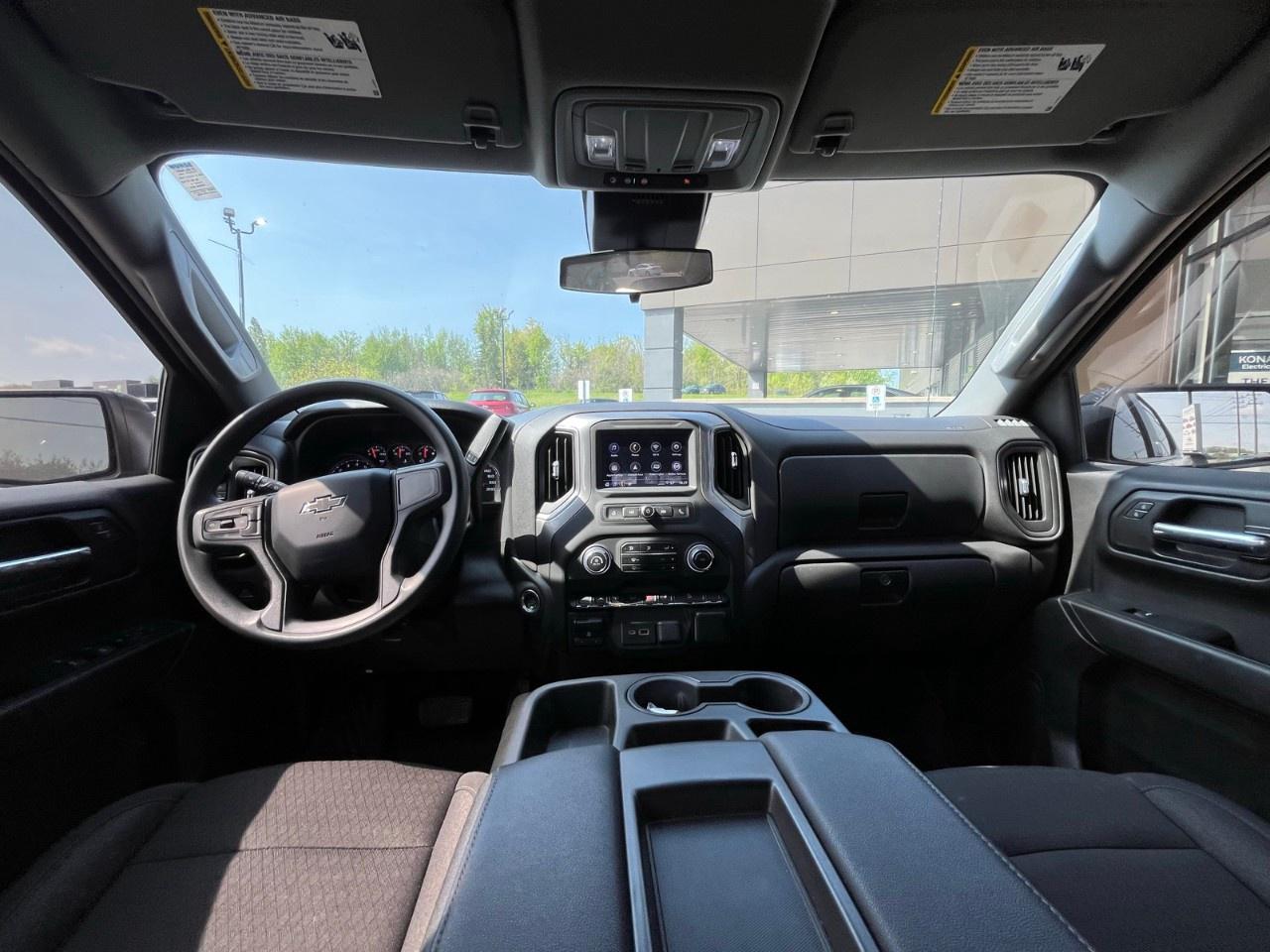 2024 Chevrolet Silverado 1500 Crew Cab Short Box 4-Wheel Drive Custom Trail Boss Photo