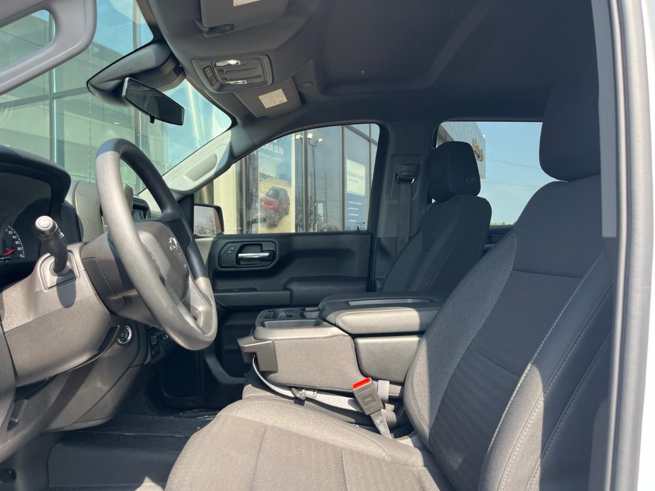 2024 Chevrolet Silverado 1500 Crew Cab Short Box 4-Wheel Drive Custom Trail Boss Photo