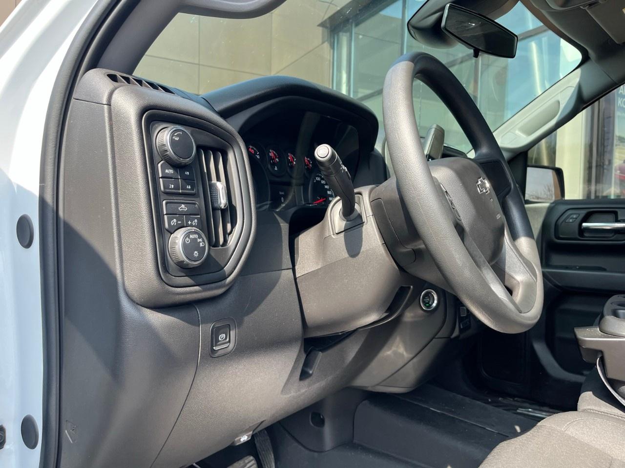 2024 Chevrolet Silverado 1500 Crew Cab Short Box 4-Wheel Drive Custom Trail Boss Photo