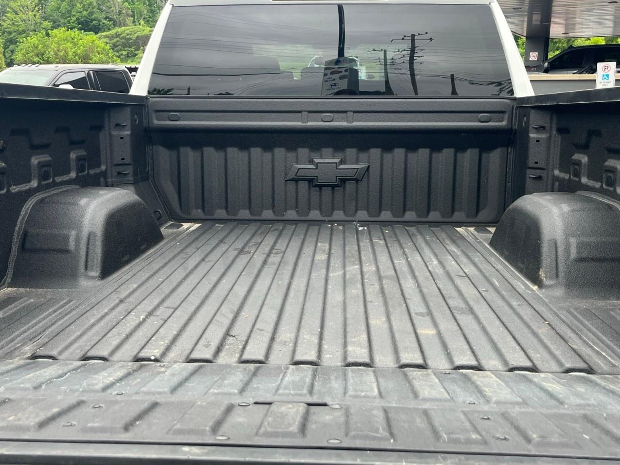2024 Chevrolet Silverado 1500 Crew Cab Short Box 4-Wheel Drive Custom Trail Boss Photo