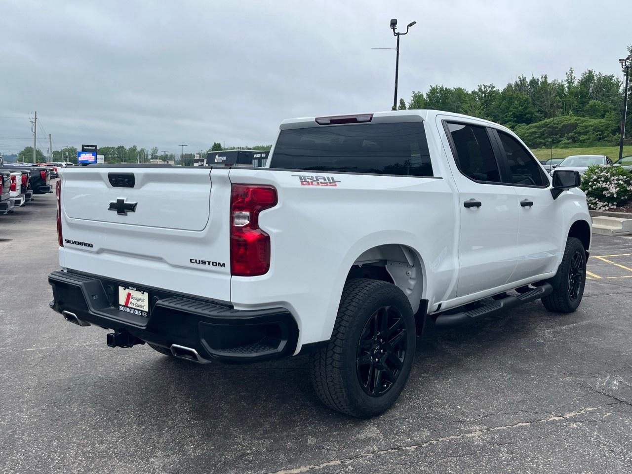 2024 Chevrolet Silverado 1500 Crew Cab Short Box 4-Wheel Drive Custom Trail Boss Photo