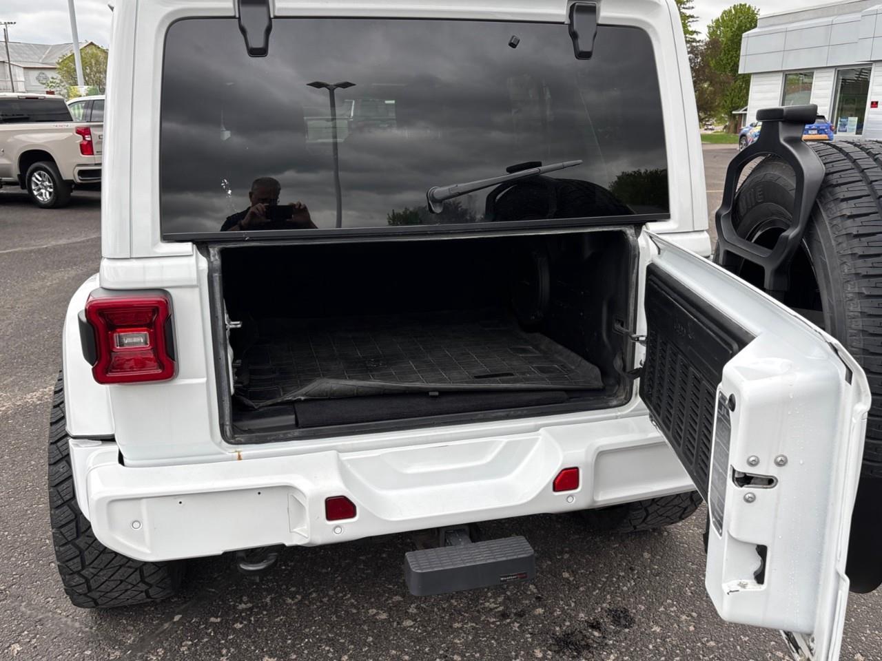 2021 Jeep Wrangler Unlimited Sahara Used 5 Passenger 4X4 Off Road 4 Door Jeep with 3.6L V6, Heated Front Seats, Heated Steering Wheel and Navigation Photo