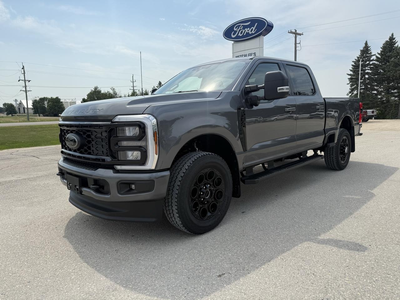 2026 Ford F-250 Super Duty SRW XLT 4WD CREW CAB 6.75' BOX Photo3