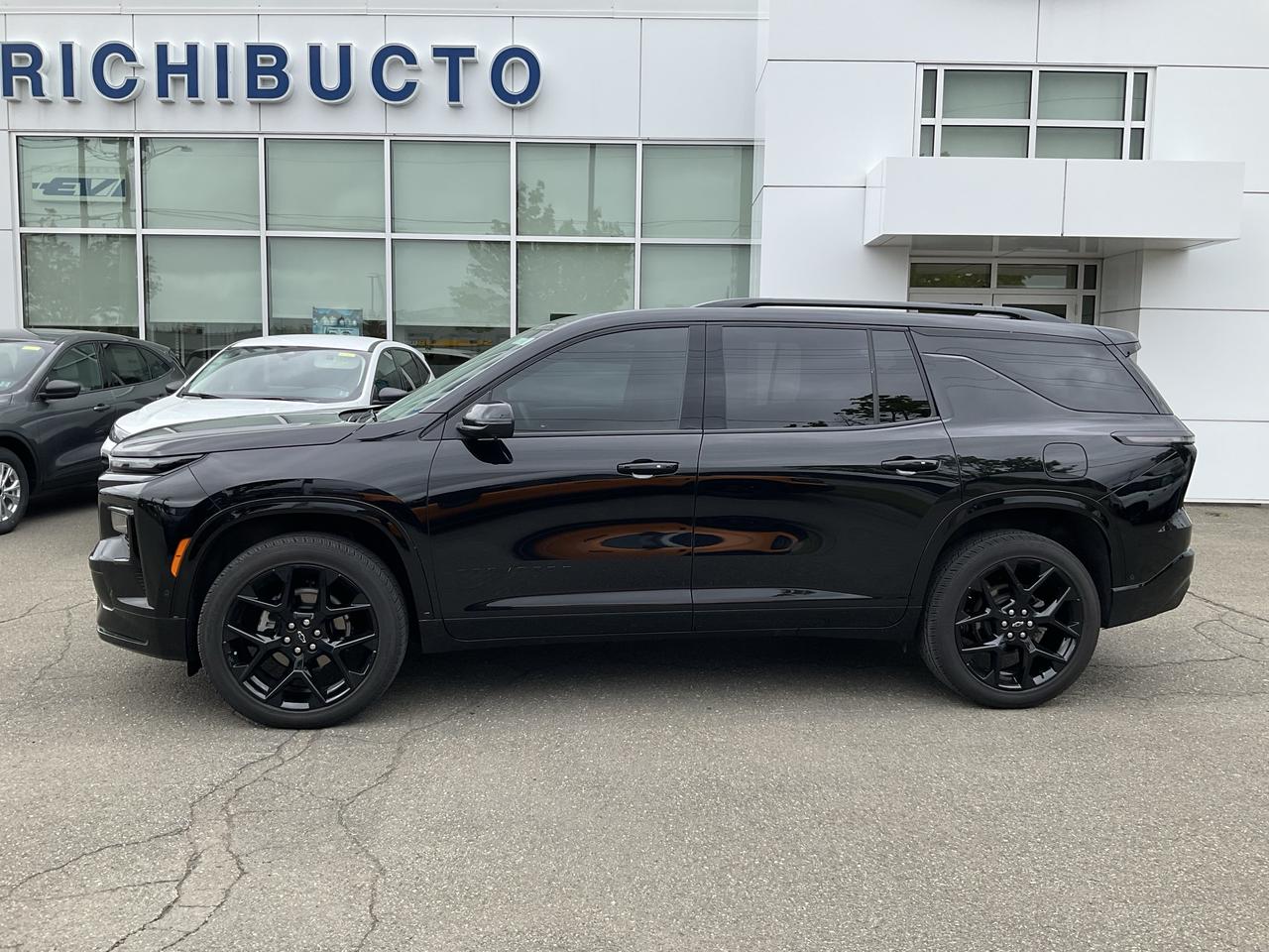 2025 Chevrolet Traverse RS Photo3