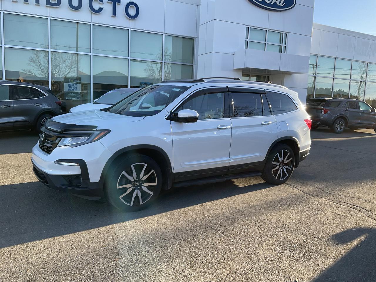 2021 Honda Pilot Touring Photo3