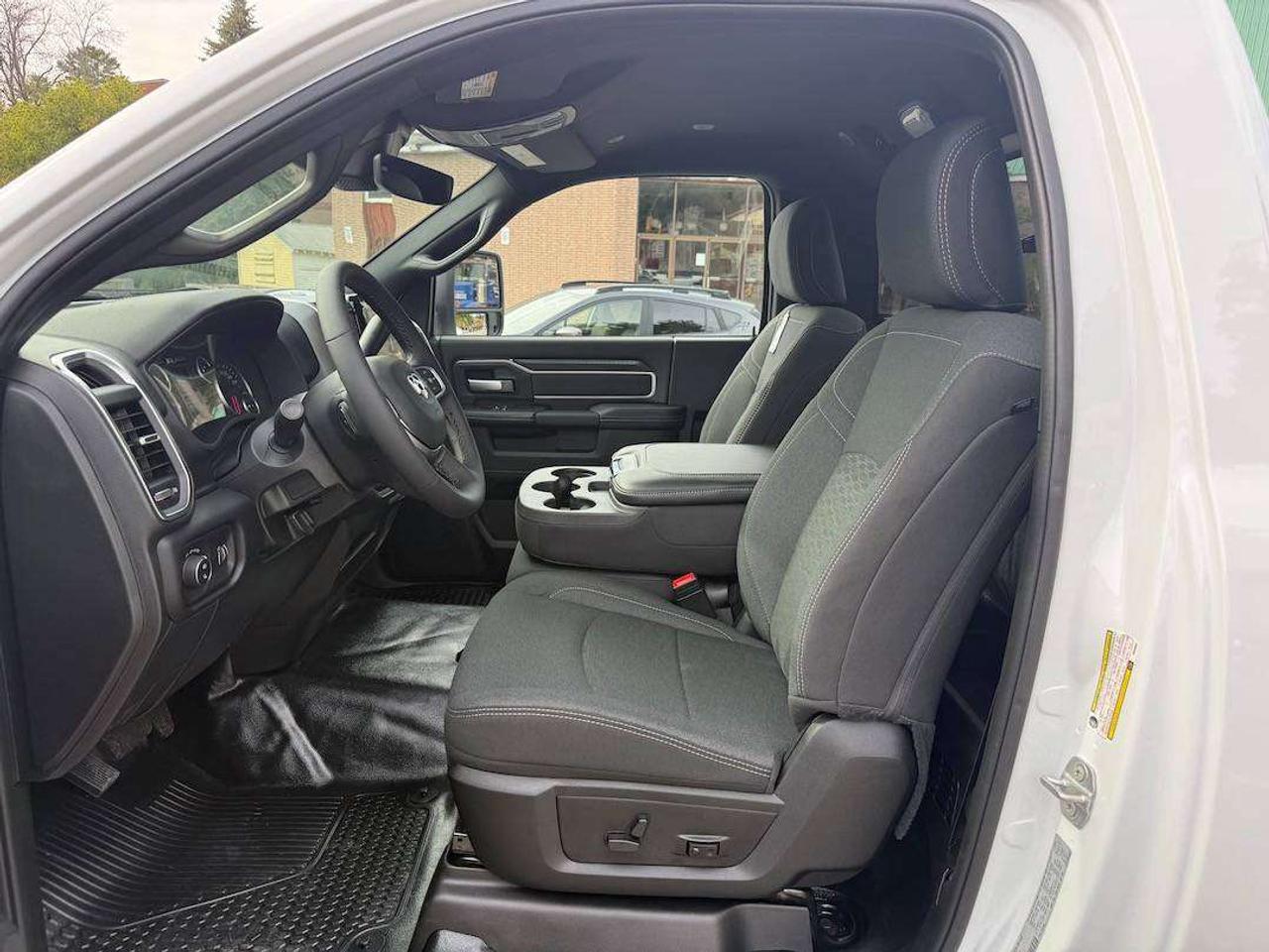 2026 RAM 3500 Big Horn 4x4 Photo