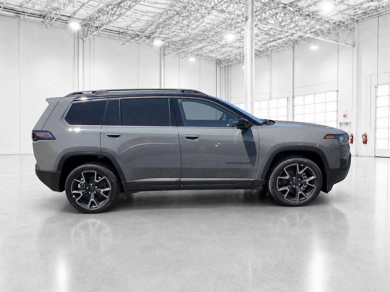 2026 Jeep Cherokee LIMITED 4x4 | Turbo HYBRID | Pano Roof | Tow Pkg Photo