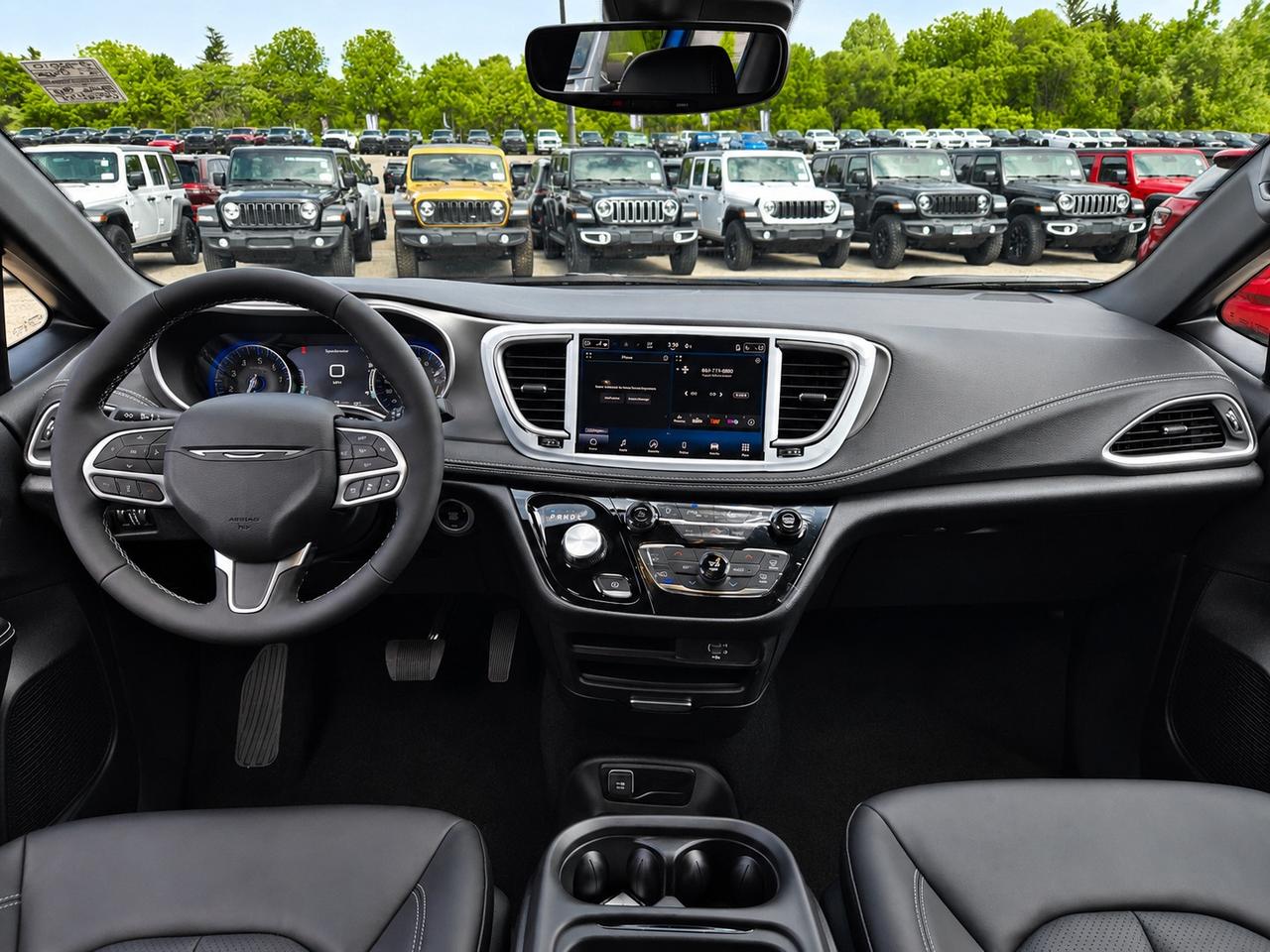 2027 Chrysler Pacifica SELECT FWD | Leather | S APP PKG Photo