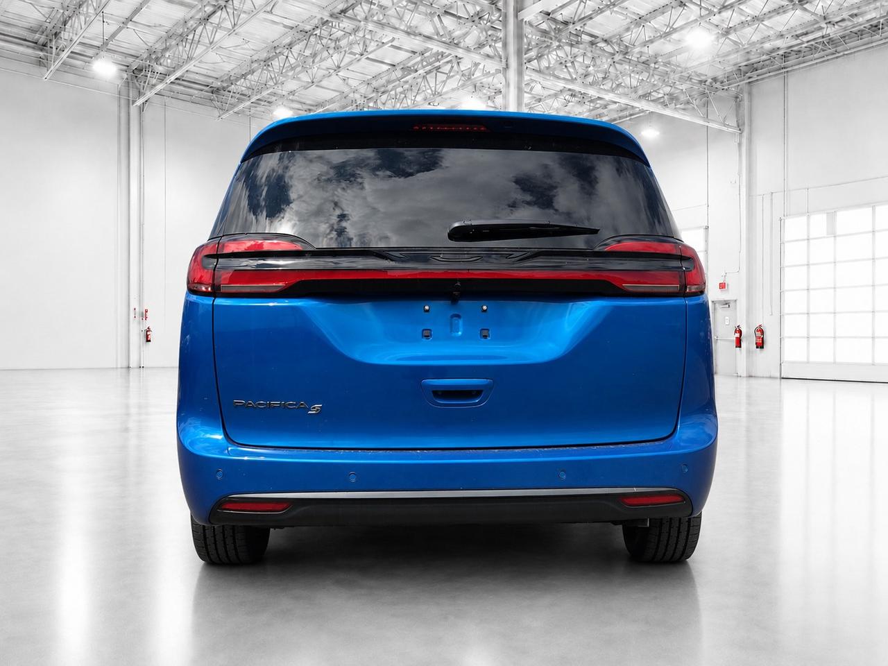 2027 Chrysler Pacifica SELECT | Sunroof | Safety | Family Tech Grp | Photo
