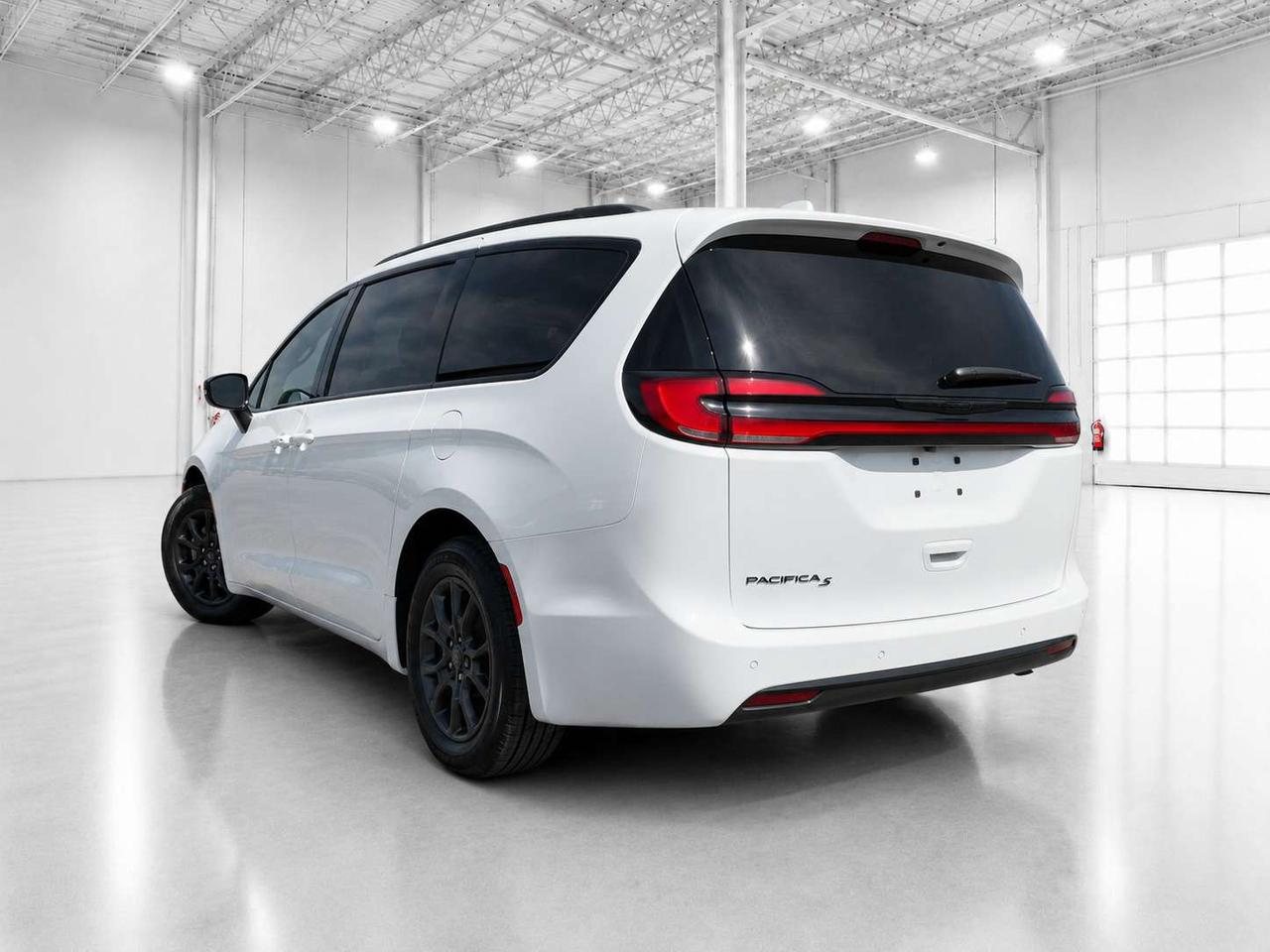 2027 Chrysler Pacifica SELECT FWD | S App Pkg | Safety | Family Tech Grp Photo