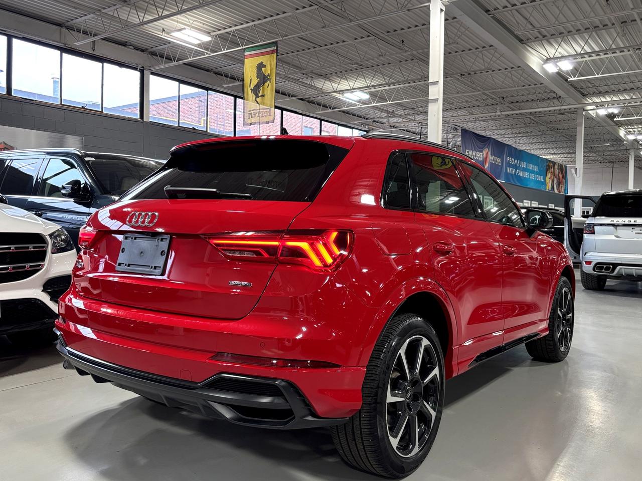 2022 Audi Q3 Technik|QUATTRO|S-LINE|NAV|SONOSAUDIO|AMBIENT|PANO Photo