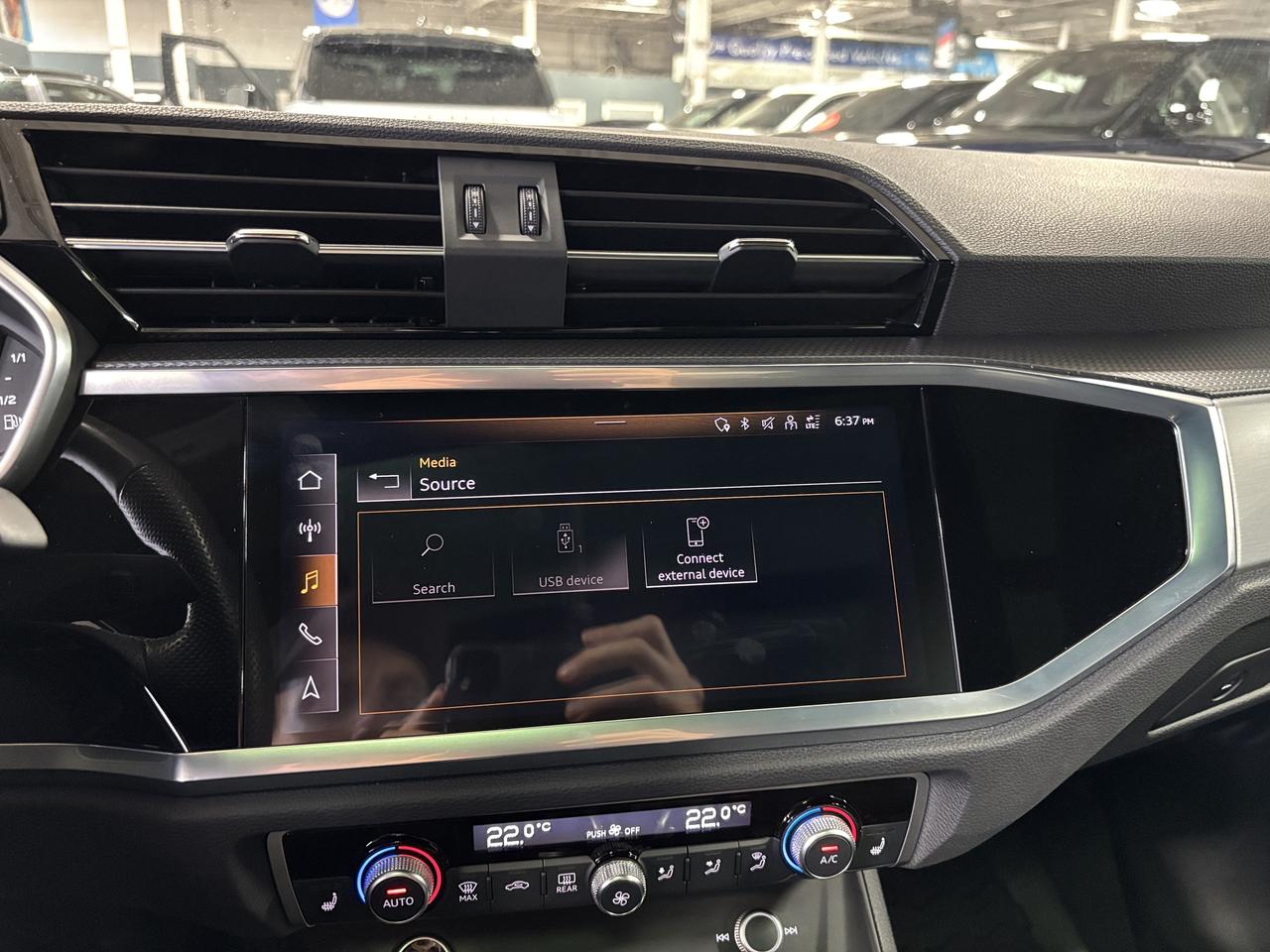 2022 Audi Q3 Technik|QUATTRO|S-LINE|NAV|SONOSAUDIO|AMBIENT|PANO Photo