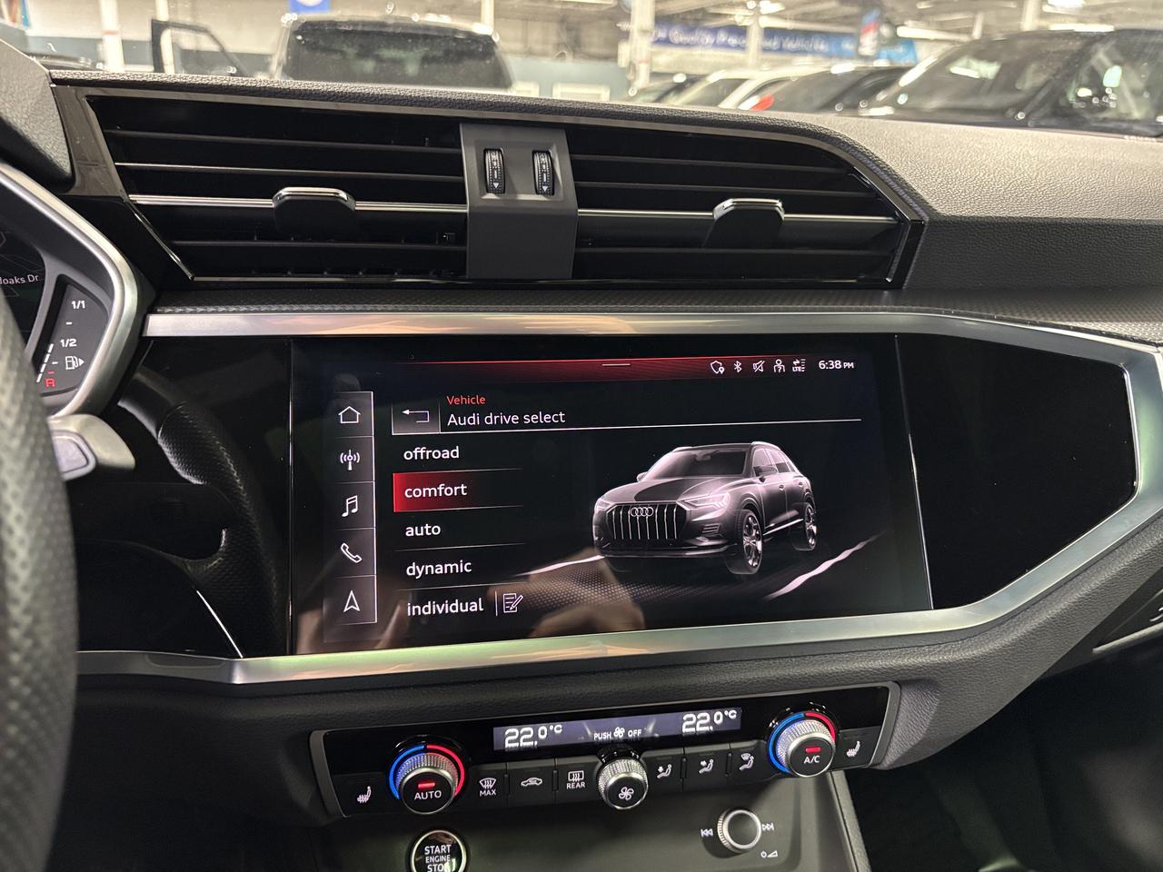2022 Audi Q3 Technik|QUATTRO|S-LINE|NAV|SONOSAUDIO|AMBIENT|PANO Photo