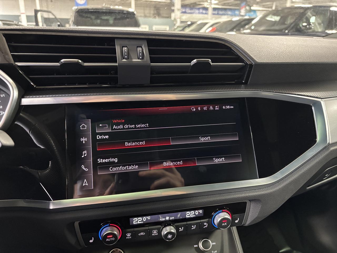 2022 Audi Q3 Technik|QUATTRO|S-LINE|NAV|SONOSAUDIO|AMBIENT|PANO Photo