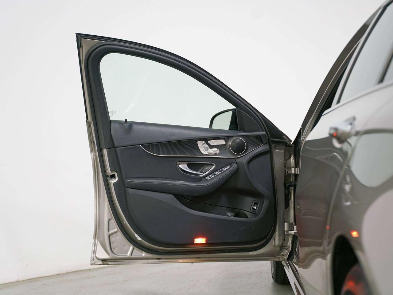 2020 Mercedes-Benz C-Class 300 | AMG PKG | PREMIUM | PANO Photo2