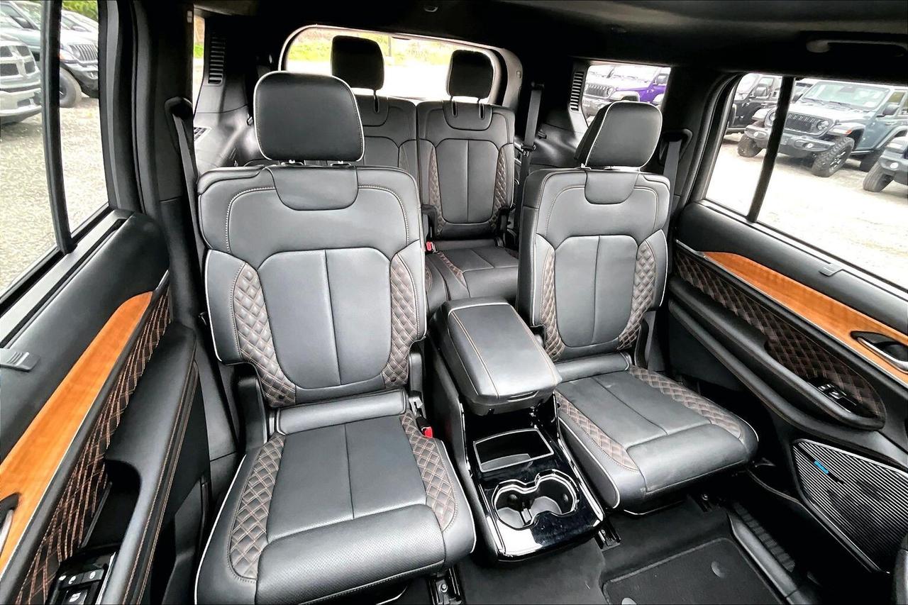 2023 Jeep Grand Cherokee L Summit Reserve | Adv ProTech IV | Lux Tech V | 4x4 Photo