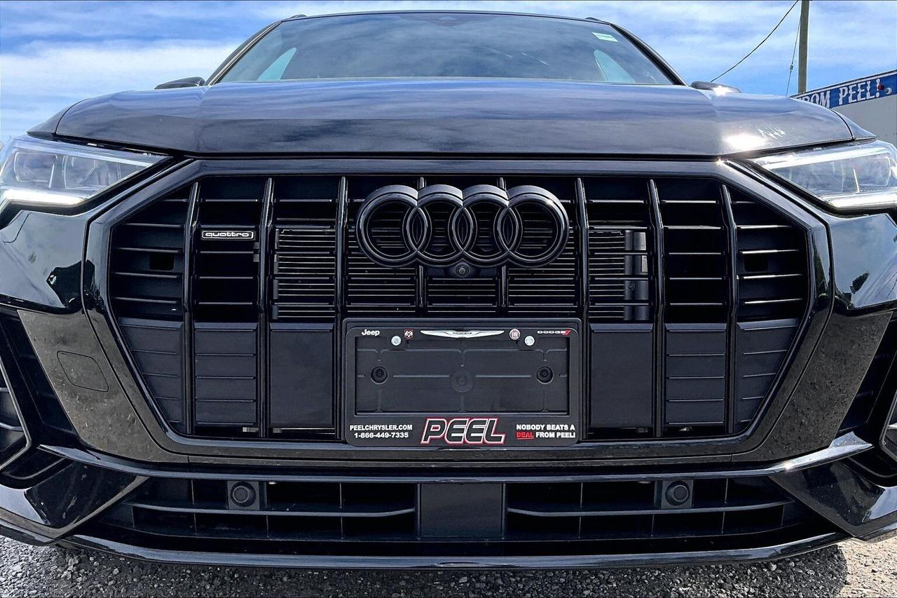 2023 Audi Q3 Technik S Line | Black Optics | AWD Photo