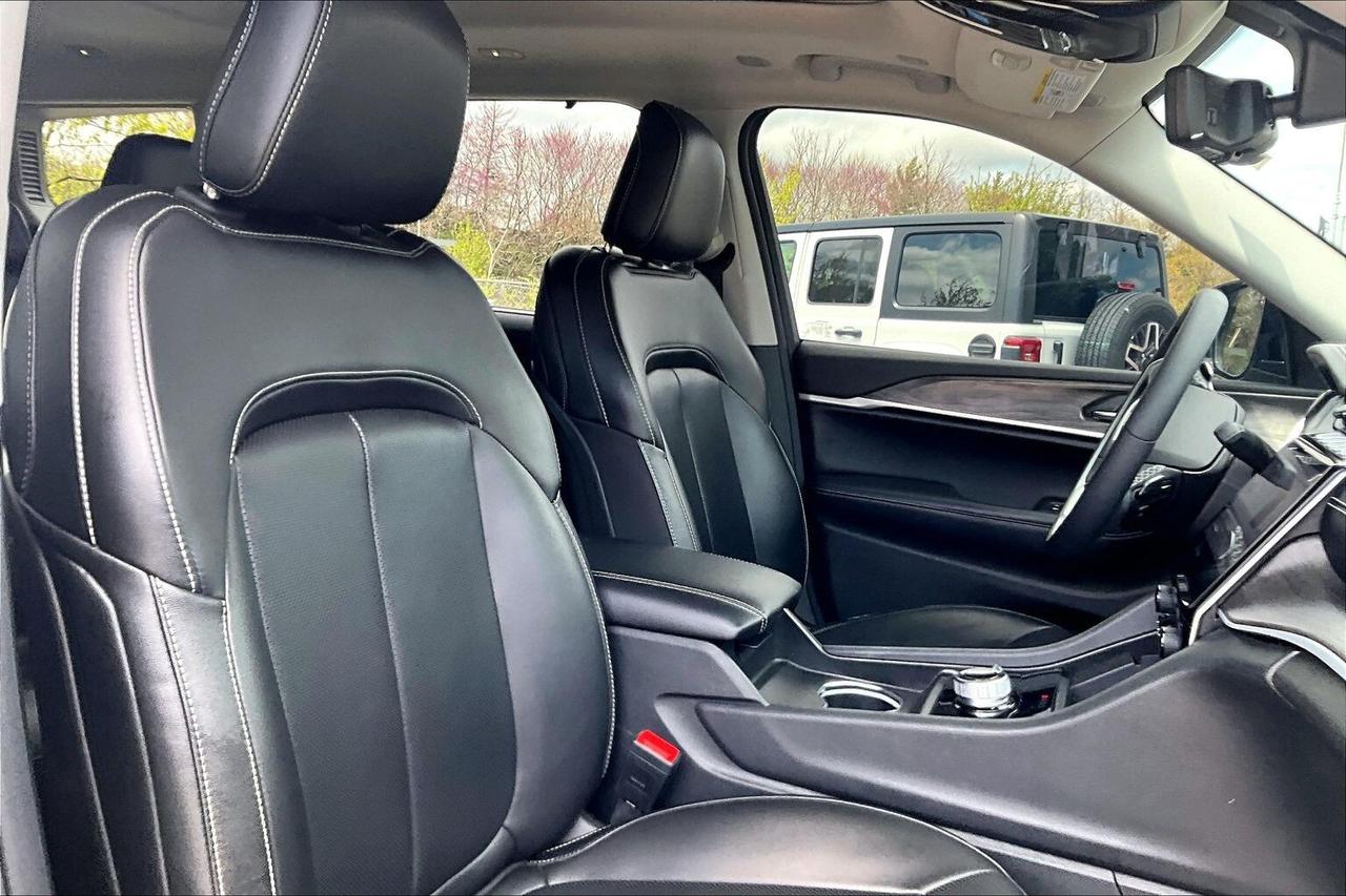 2024 Jeep Grand Cherokee L Limited Black App |Lux Tech |Panoroof |Alpine |4X4 Photo