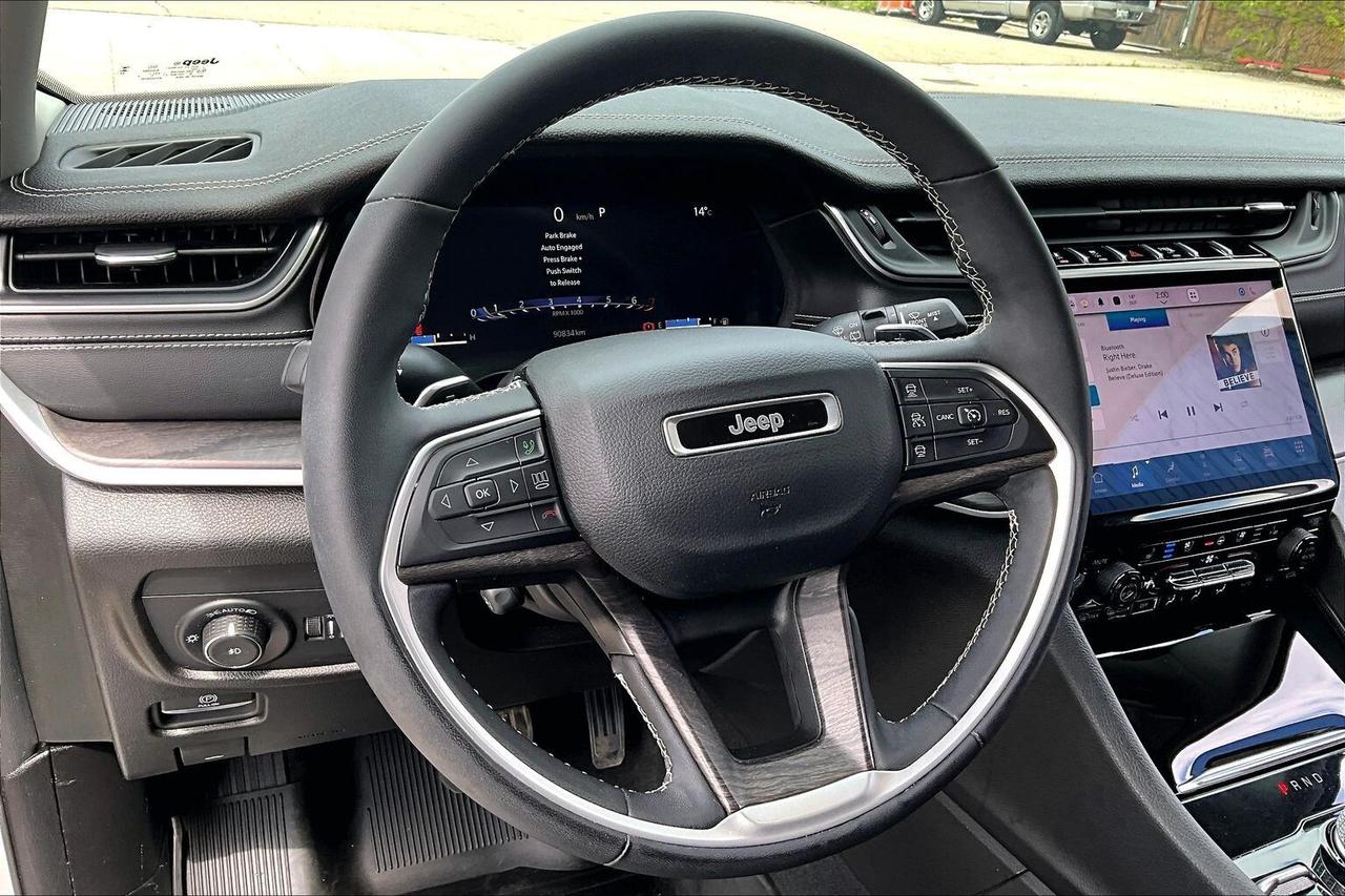 2024 Jeep Grand Cherokee L Limited Black App |Lux Tech |Panoroof |Alpine |4X4 Photo