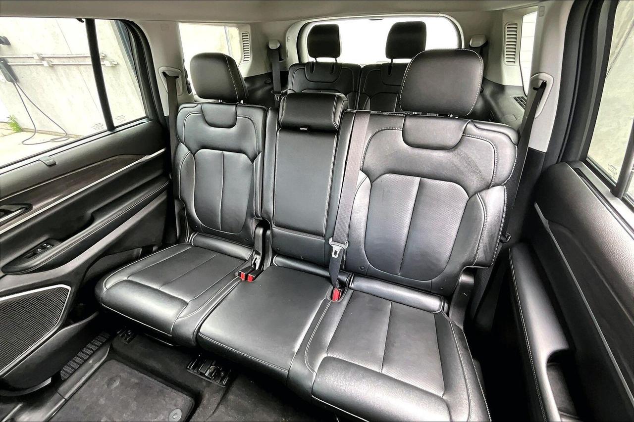 2024 Jeep Grand Cherokee L Limited Black App |Lux Tech |Panoroof |Alpine |4X4 Photo