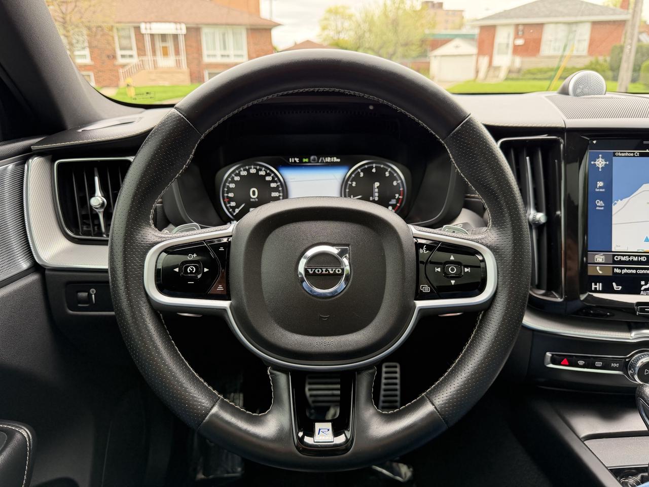 2019 Volvo XC60 T6 AWD R-Design Photo