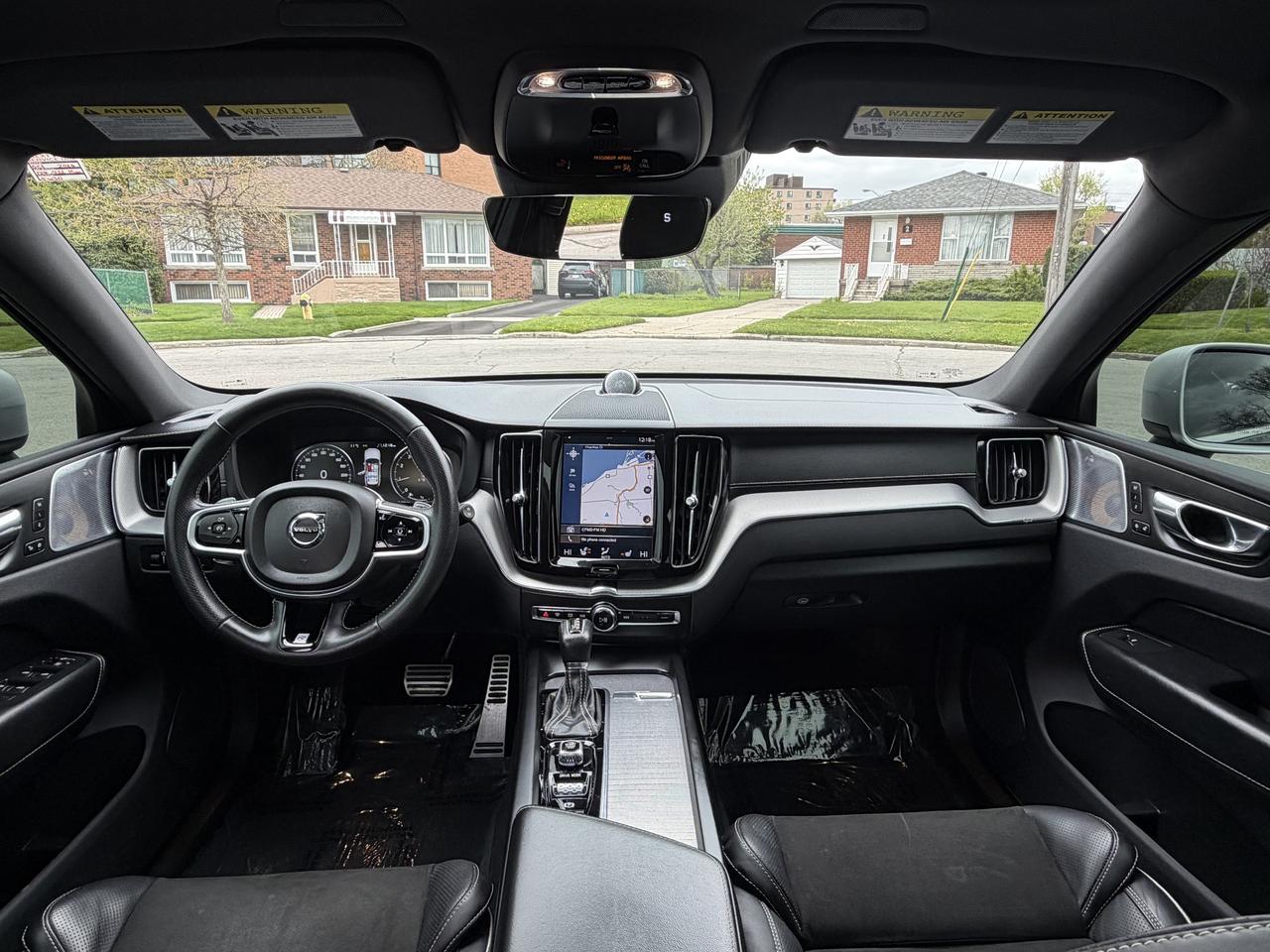 2019 Volvo XC60 T6 AWD R-Design Photo