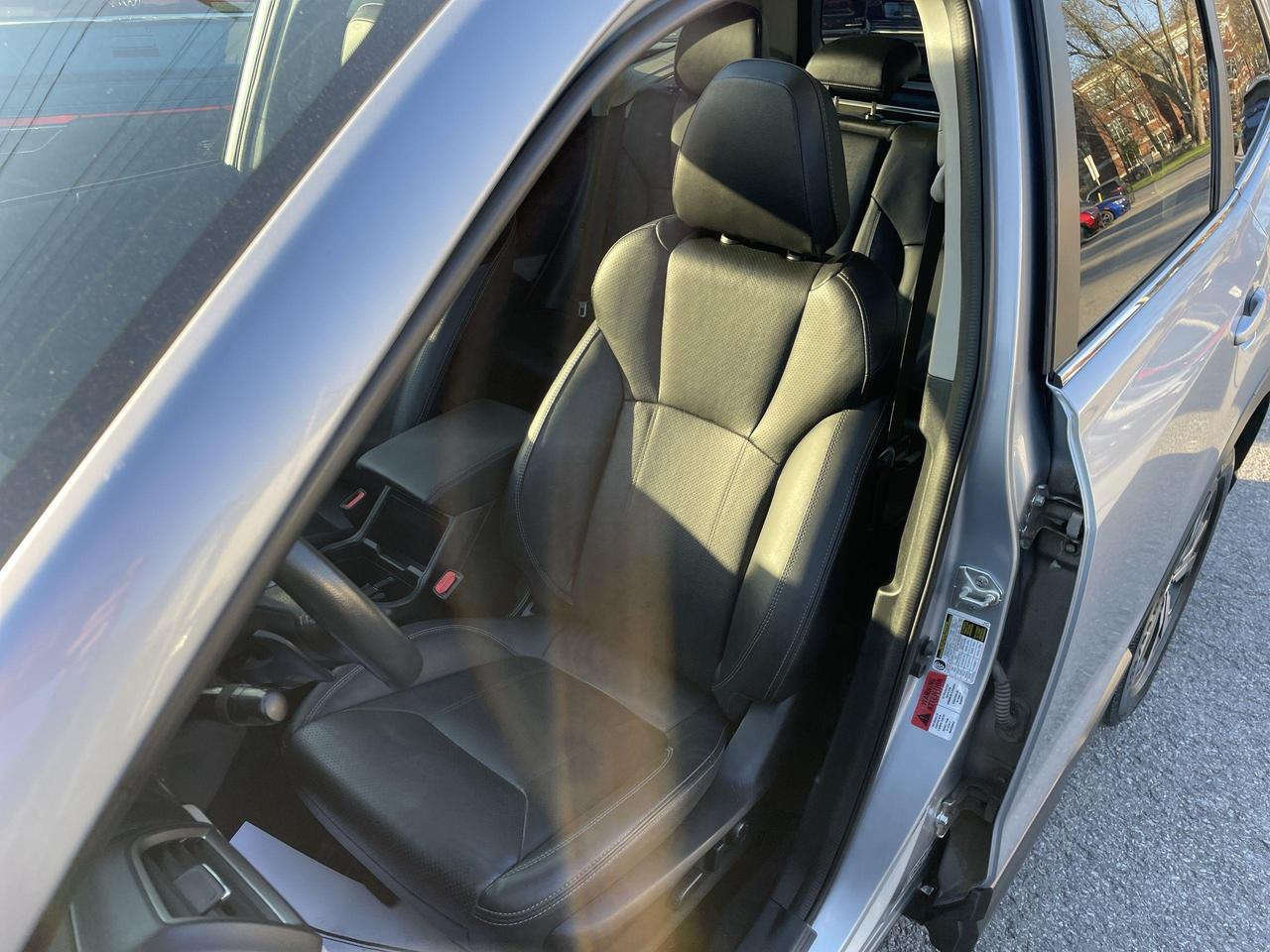 2022 Subaru Forester Limited AUTO START, LEATHER, PANO. ROOF, NAV, HTD. Photo