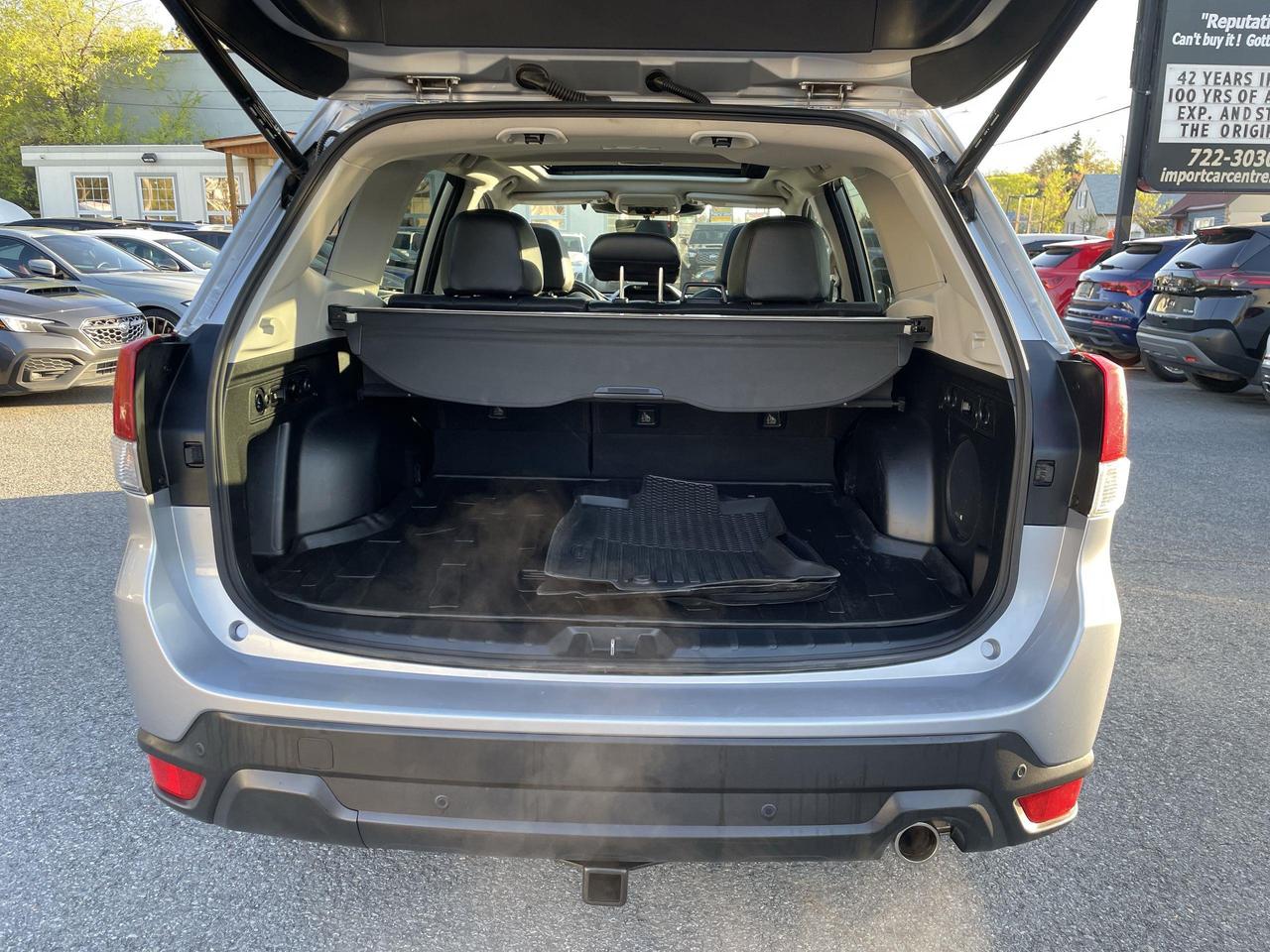 2022 Subaru Forester Limited AUTO START, LEATHER, PANO. ROOF, NAV, HTD. Photo