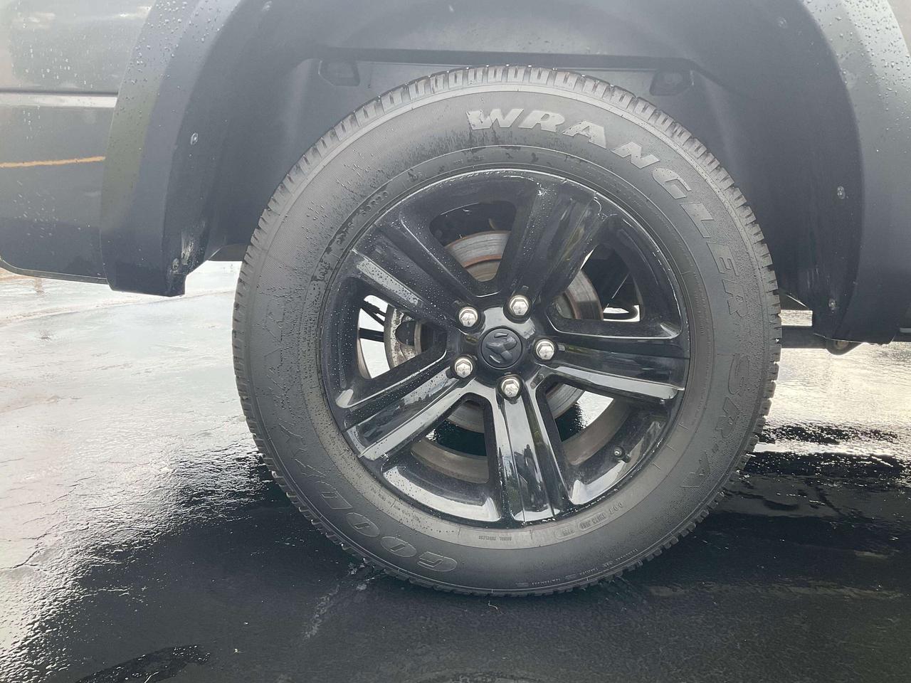 2023 RAM 1500 Classic WARLOCK Photo