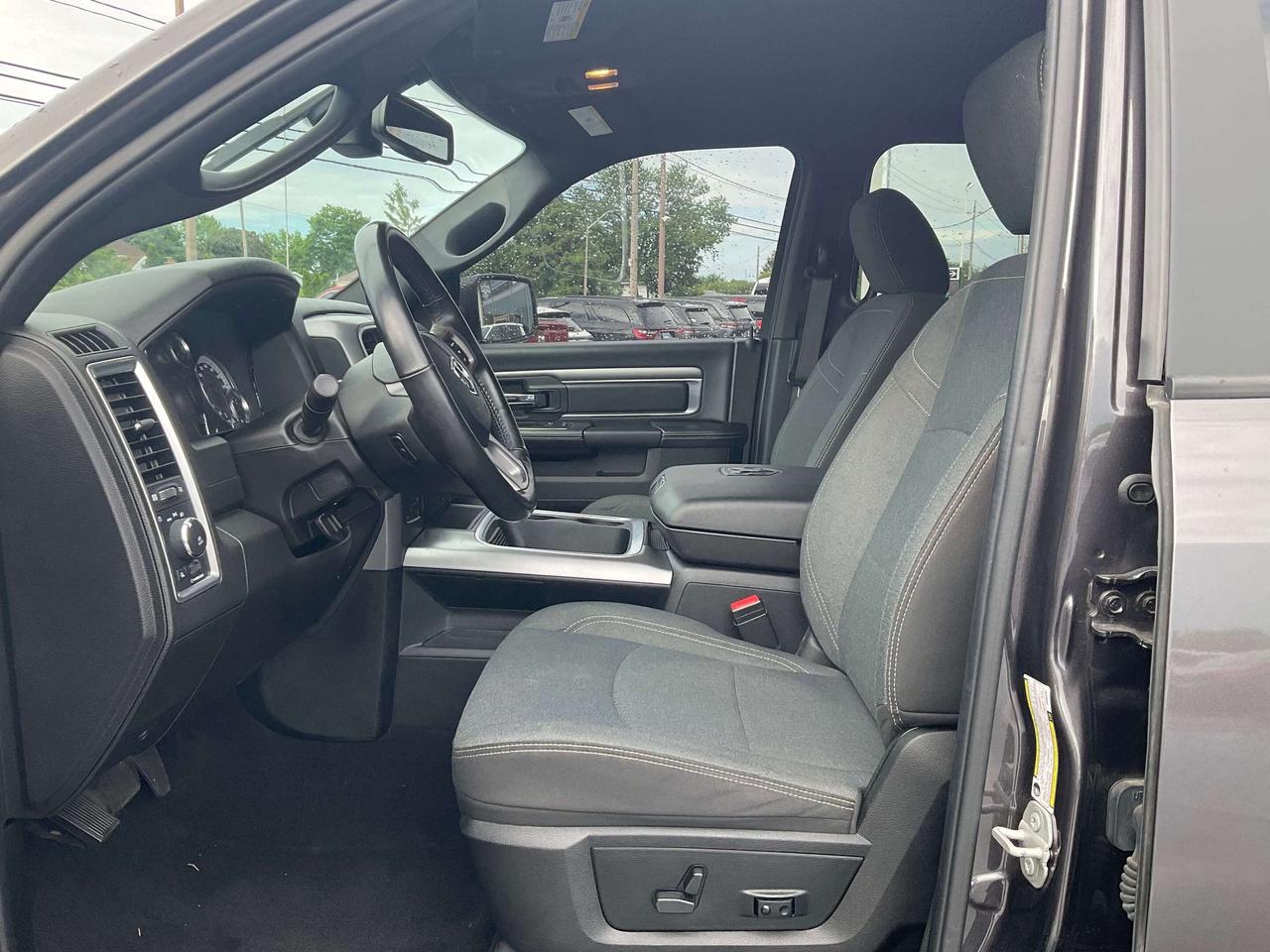 2023 RAM 1500 Classic WARLOCK Photo