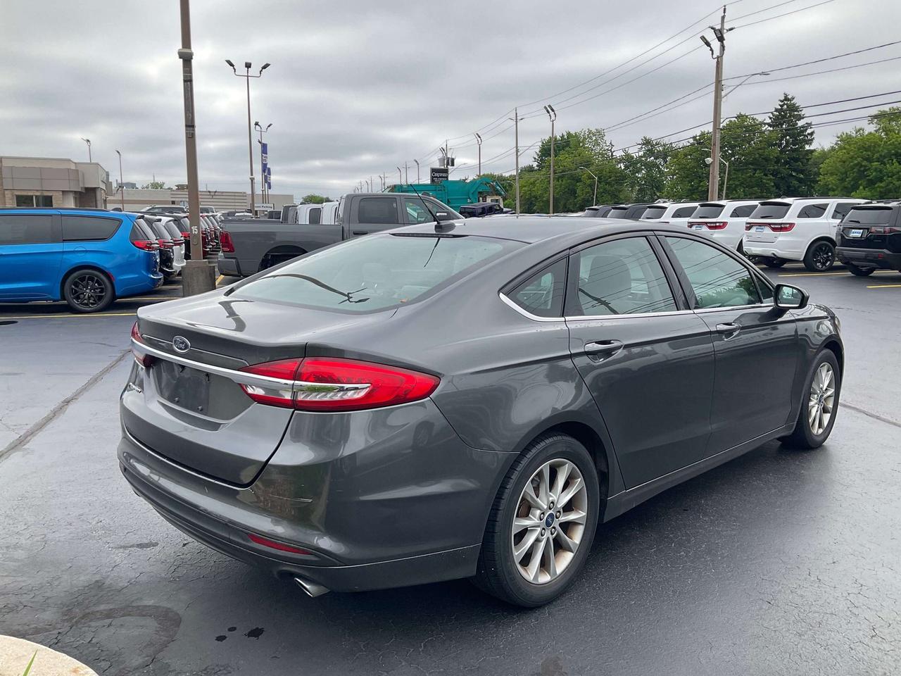 2017 Ford Fusion  Photo3