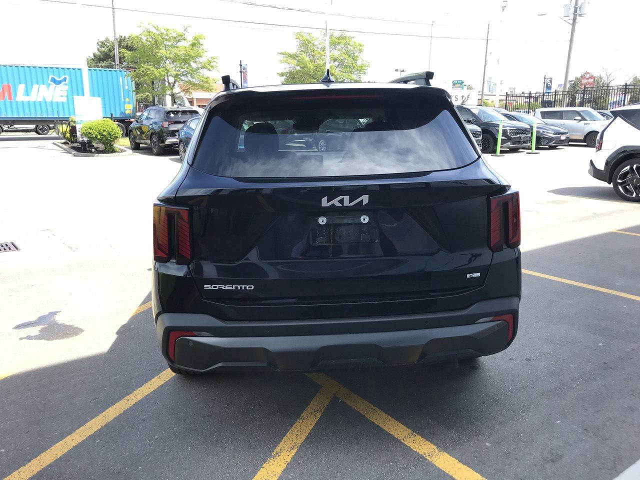 2024 Kia Sorento X-Line Limited AWD w-Black Interior Photo3