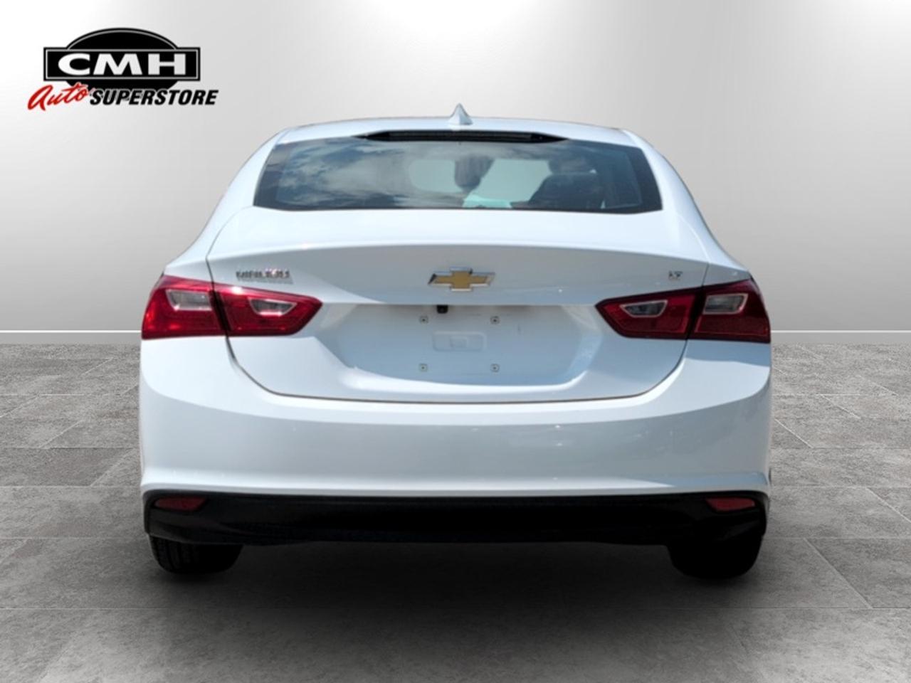 2023 Chevrolet Malibu LT  **APPLE CP - HTD SEATS** Photo