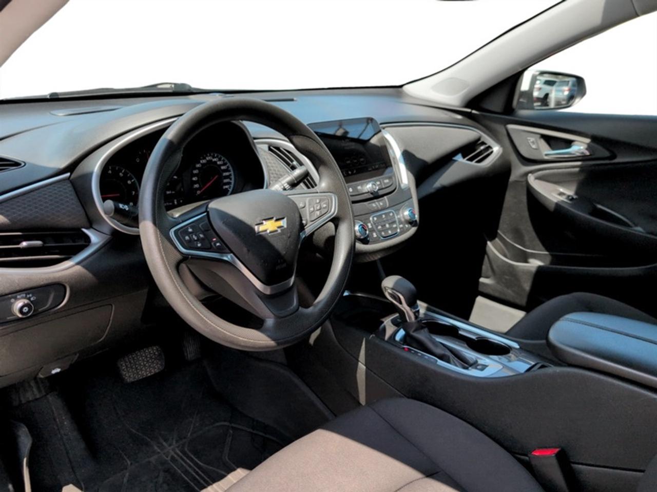 2023 Chevrolet Malibu LT  **APPLE CP - HTD SEATS** Photo