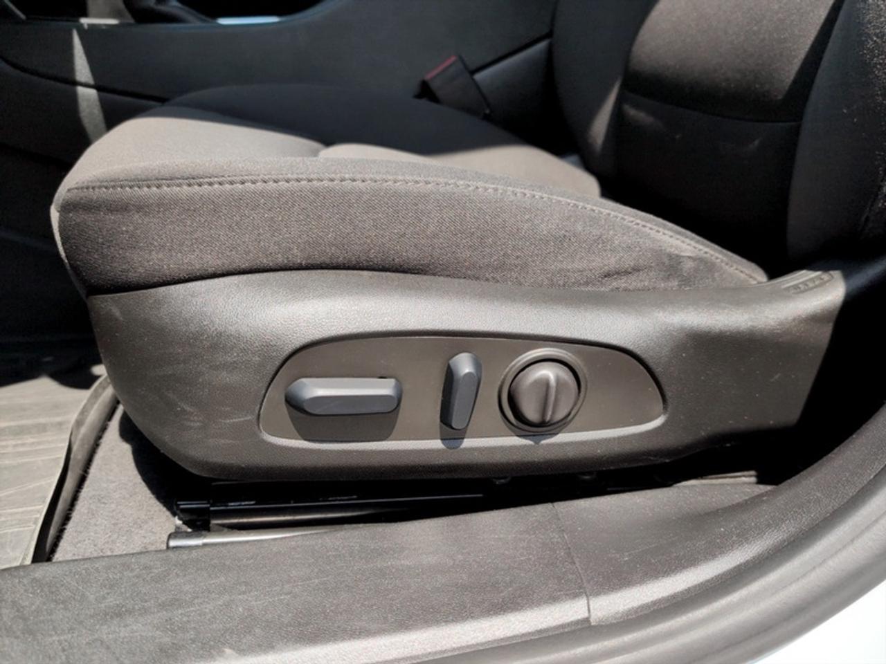 2023 Chevrolet Malibu LT  **APPLE CP - HTD SEATS** Photo