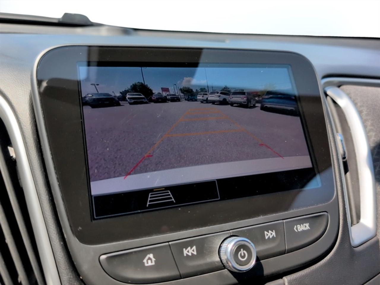 2023 Chevrolet Malibu LT  **APPLE CP - HTD SEATS** Photo